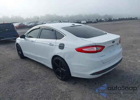 2013 Ford Fusion Se z USA, uszkodzony, nr VIN 3FA6P0HR3DR130858